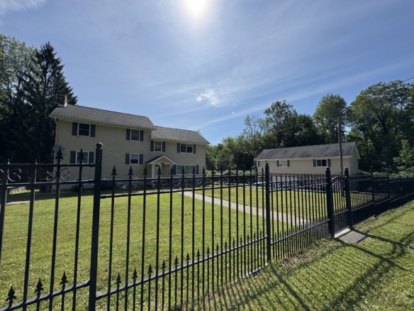 7 Bedroom 4.5 Baths on 12.5 Acres!